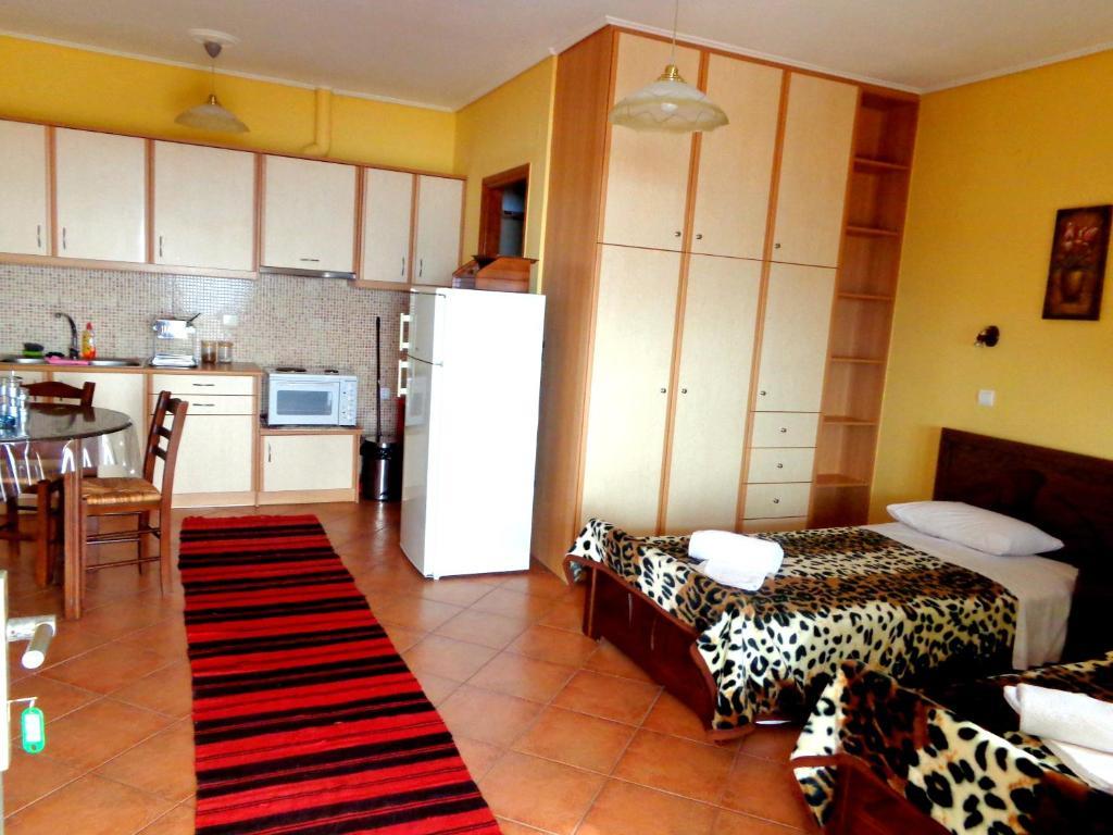 Makronas Apartments Каристос Экстерьер фото