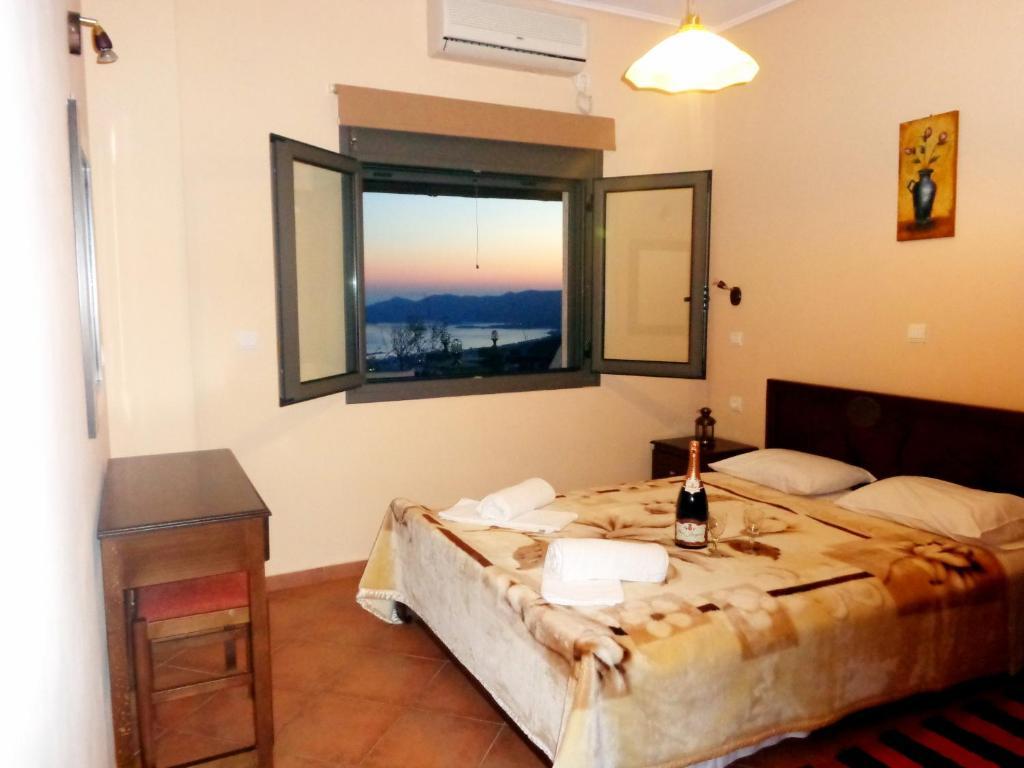 Makronas Apartments Каристос Экстерьер фото